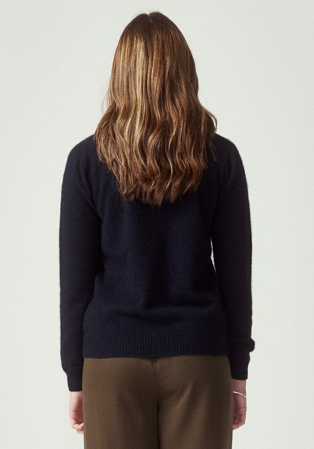 kapua Crew Women Sweater Untouched World