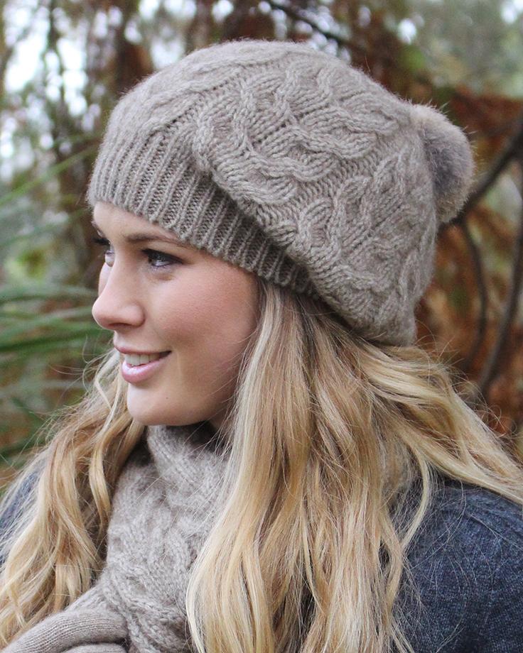 Relaxed Cable Hat Beanie Lothlorian 