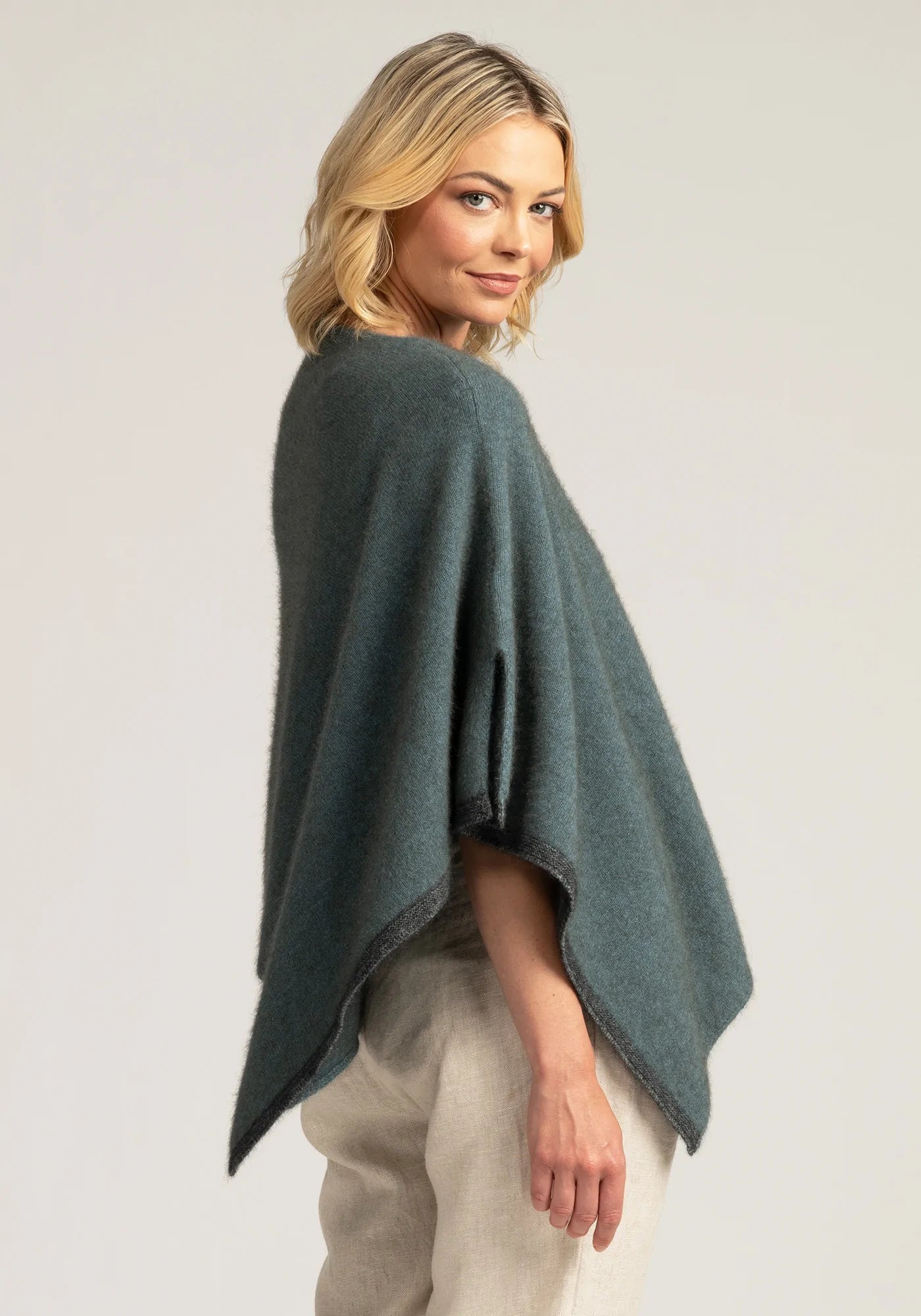 Two Tone Poncho Poncho Merinomink