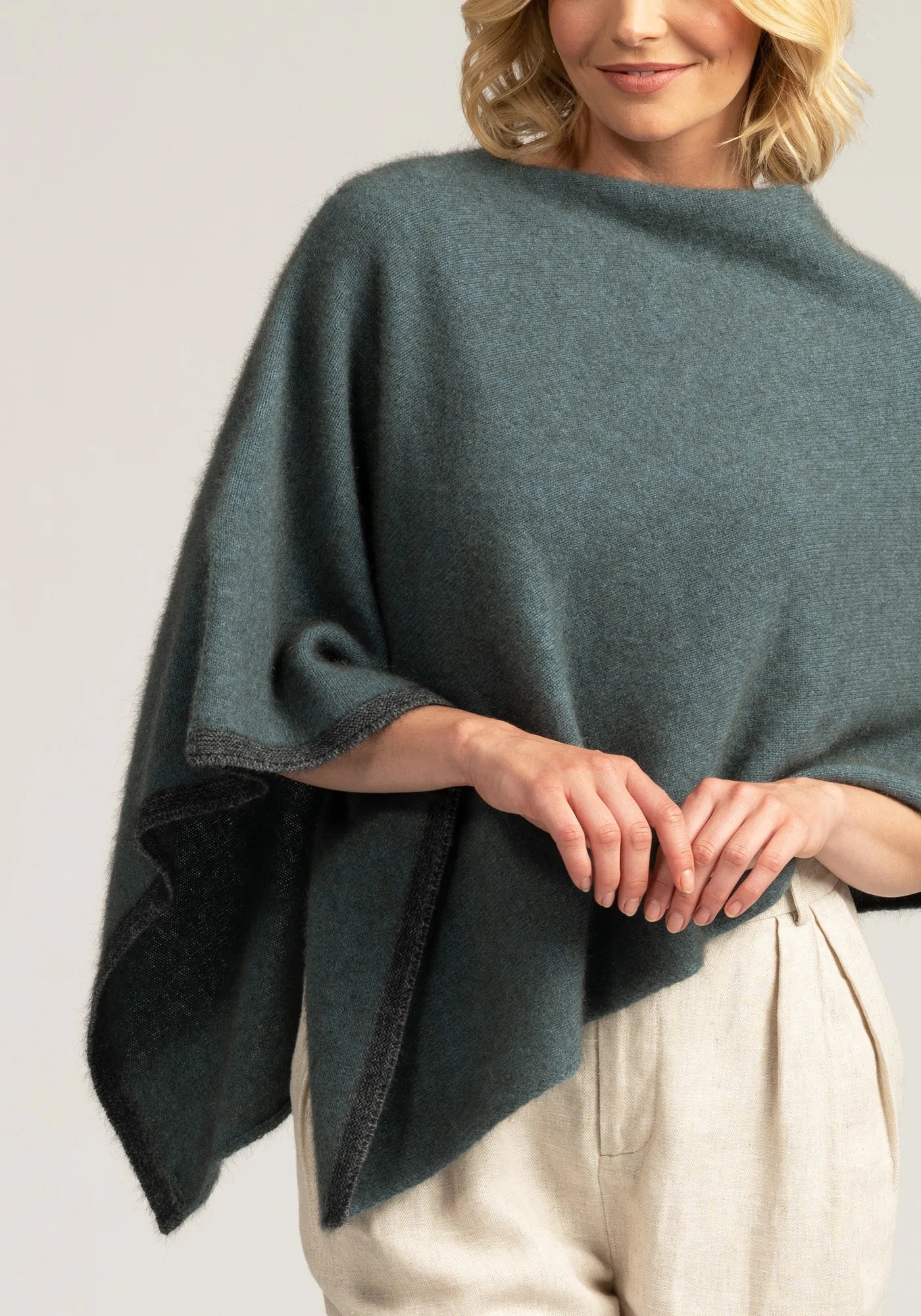 Two Tone Poncho Poncho Merinomink