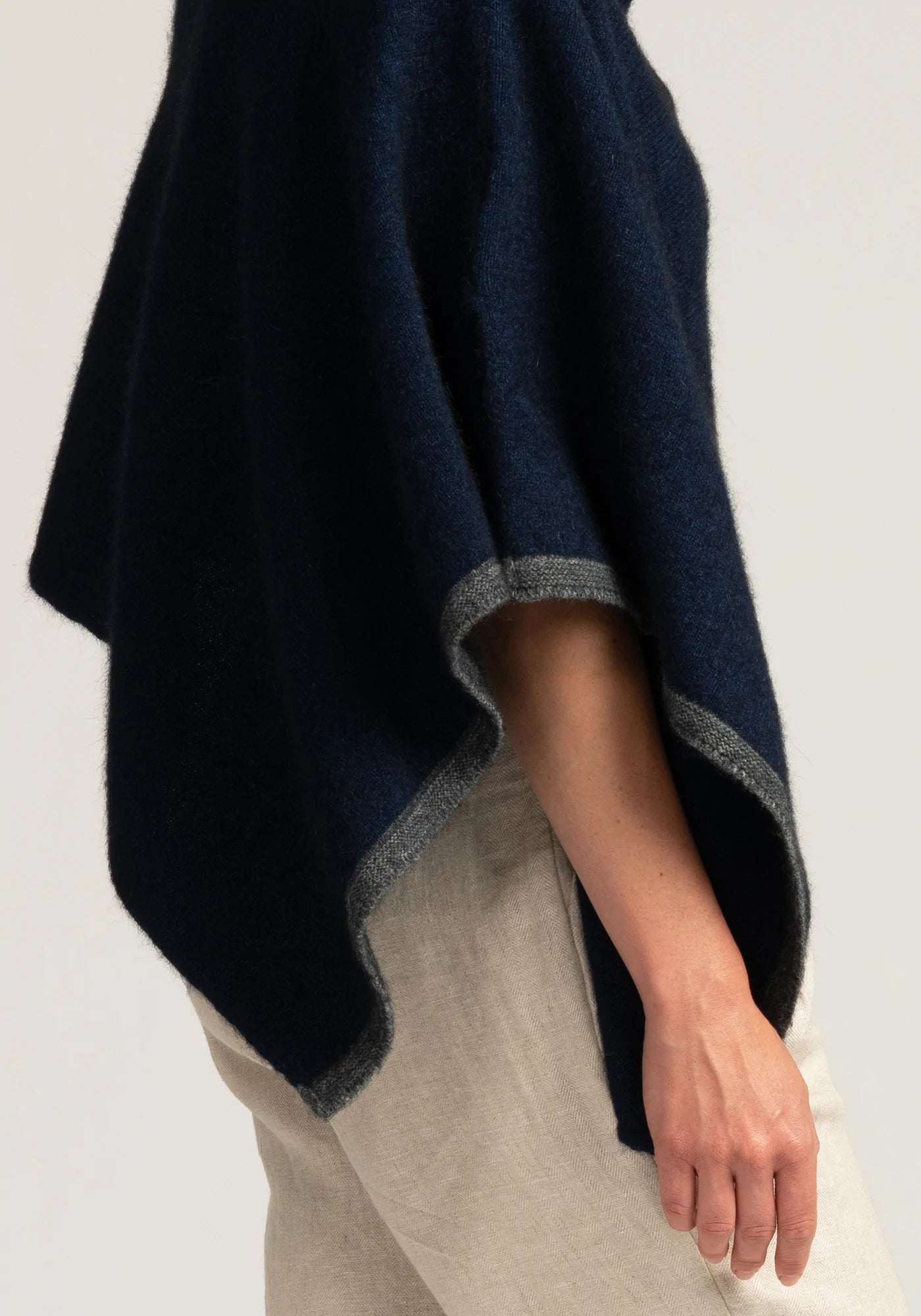 Two Tone Poncho Poncho Merinomink