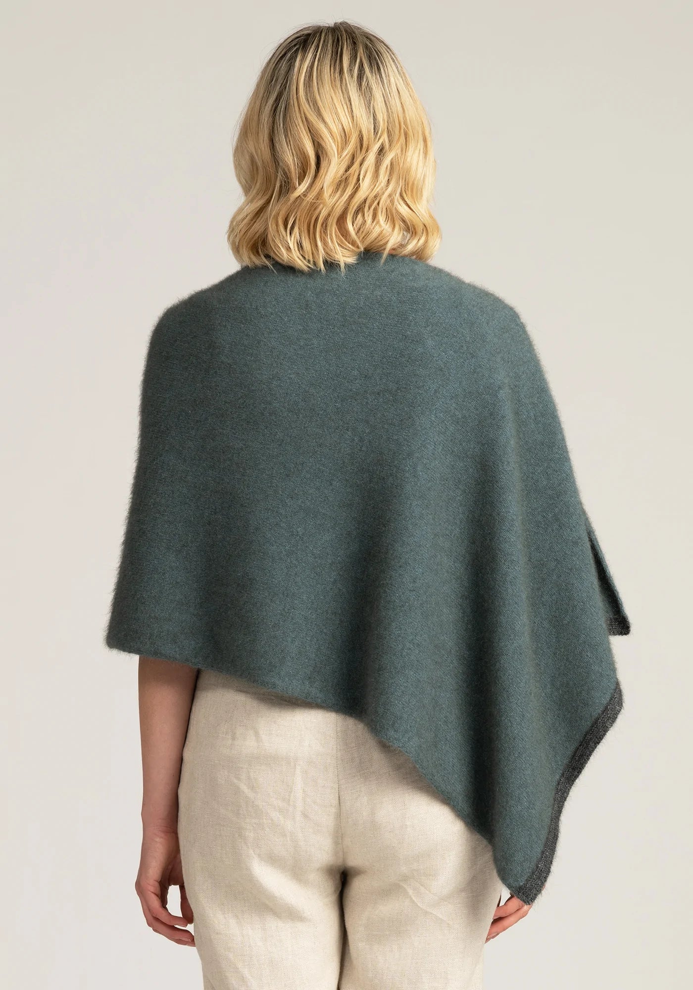 Two Tone Poncho Poncho Merinomink 